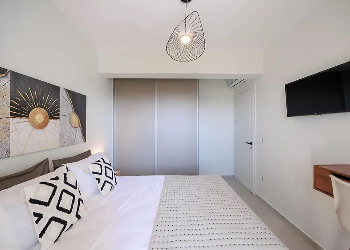 Etherio Naxos * Glinado Naxos